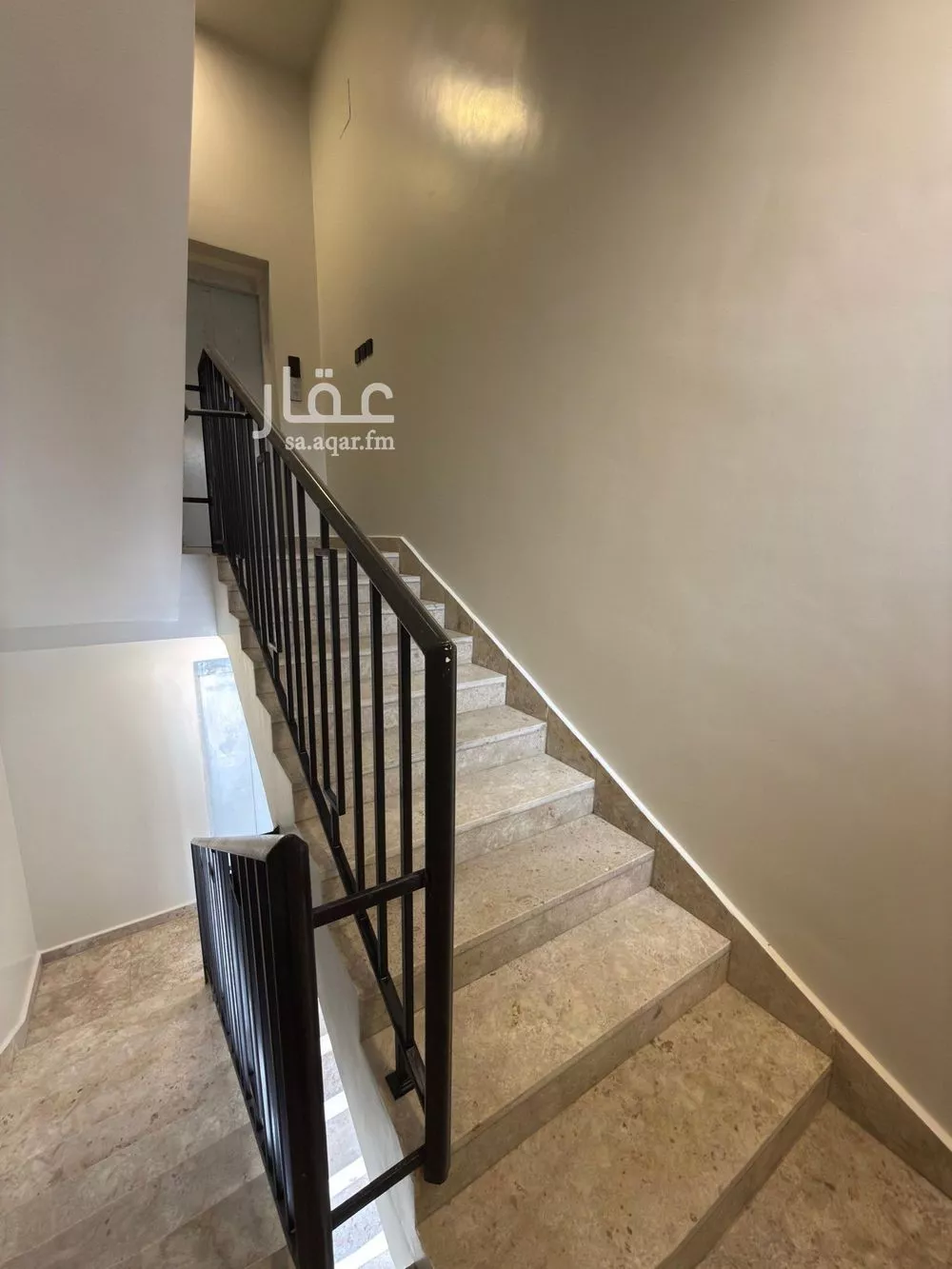 5 bedroom floor in Al Janadriyah 3