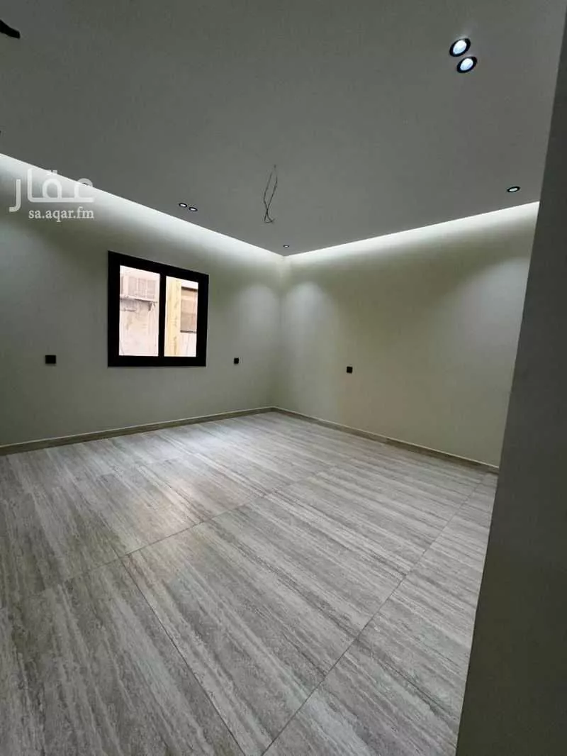 شقة 4 غرف في الروضة 5