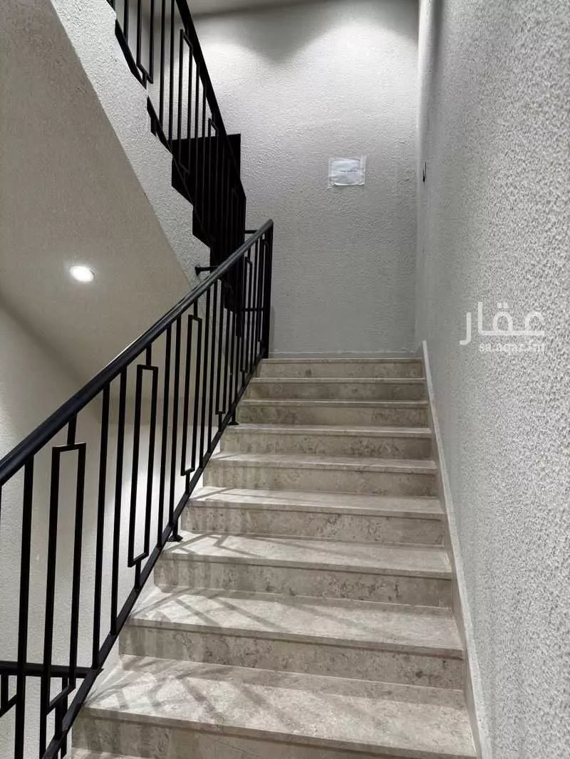 دور 4 غرف في السعادة 8