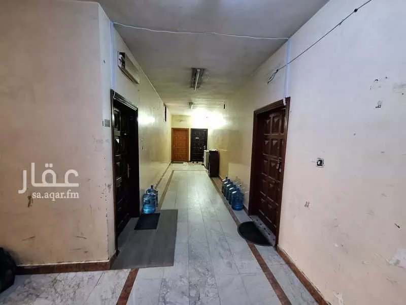 عمارة 1300 م² في المربع 4