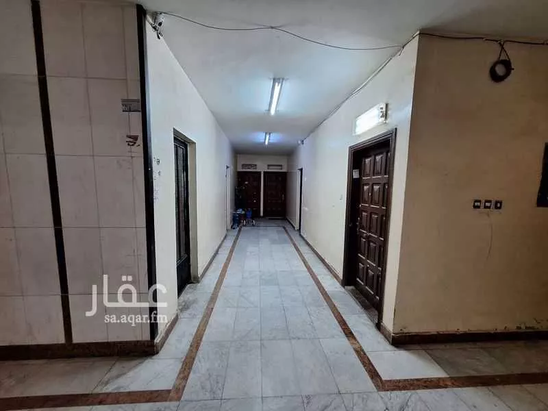 عمارة 1300 م² في المربع 9