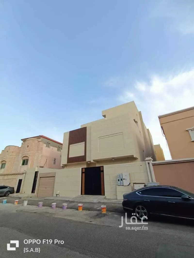 عمارة 623 م² في البساتين 3