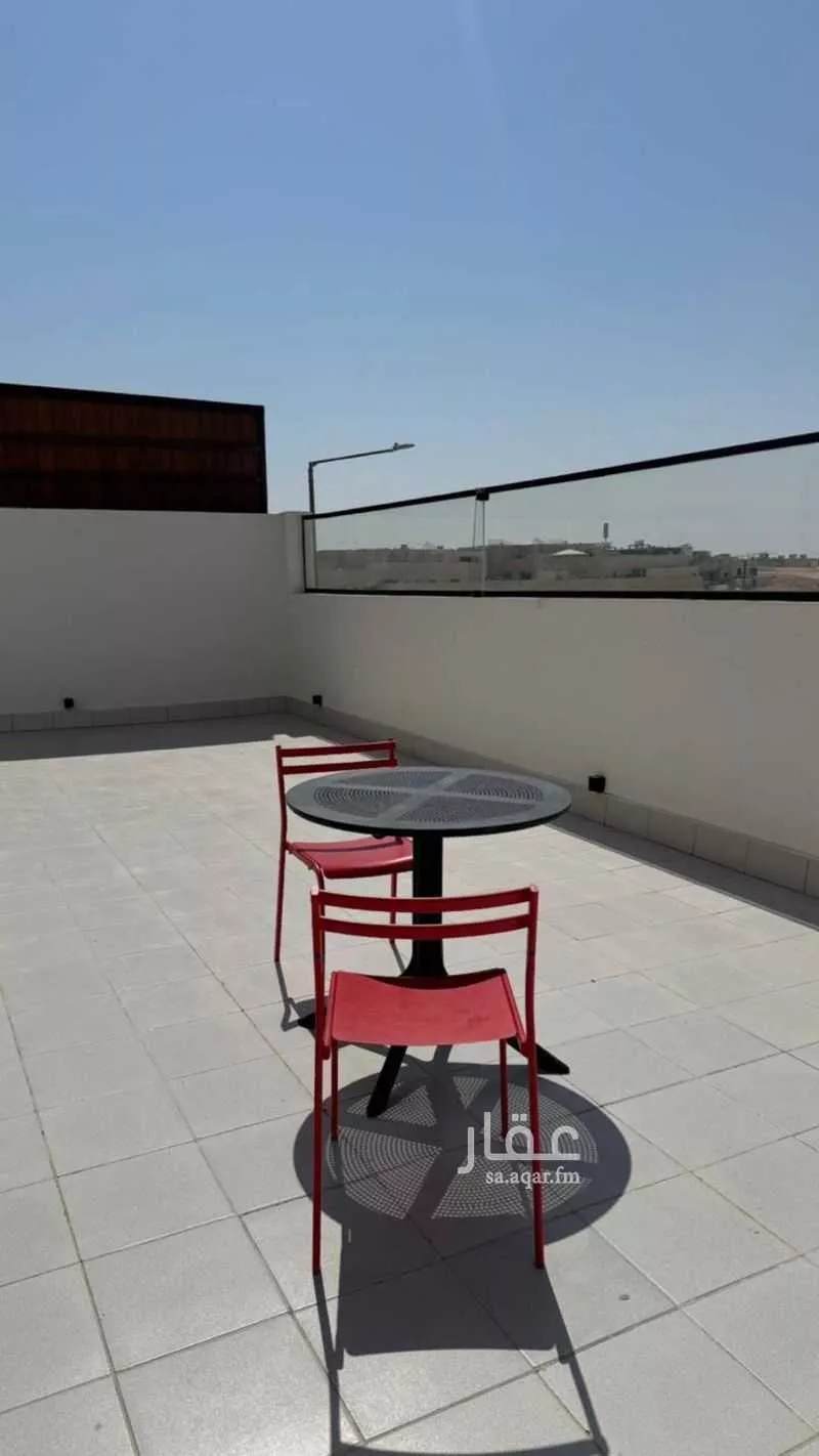 3 bedroom apartment in Al Malqa 12