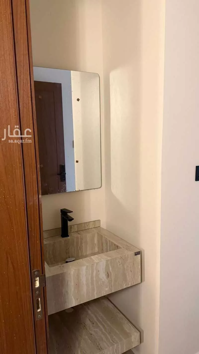 شقة 4 غرف في الملك فيصل 3