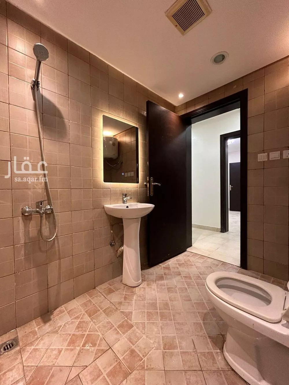 3 bedroom apartment in Al Yasmin 6