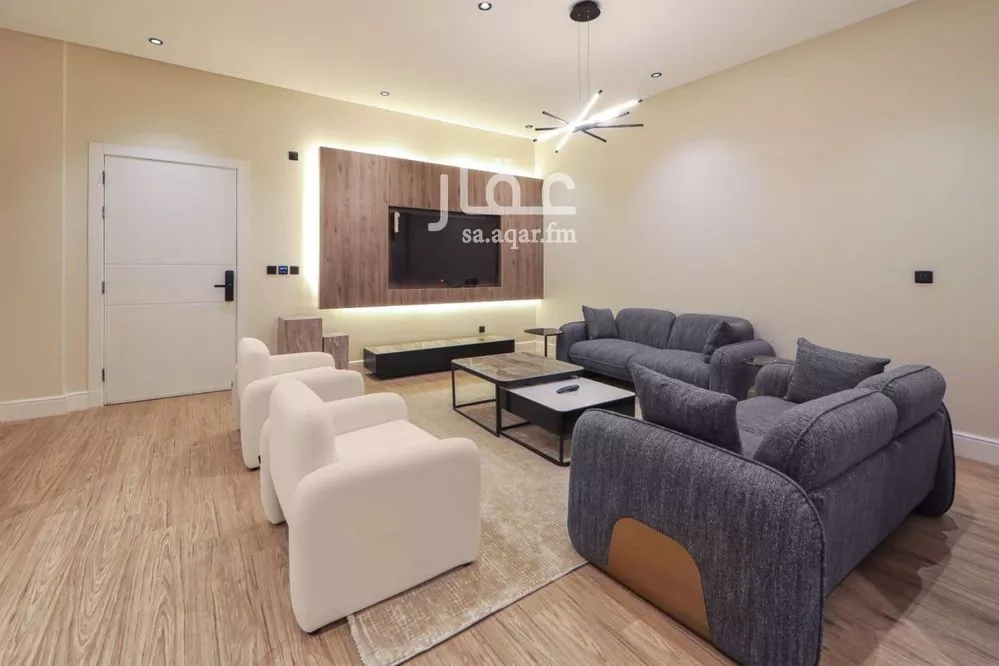 3 bedroom apartment in Al Malqa 6