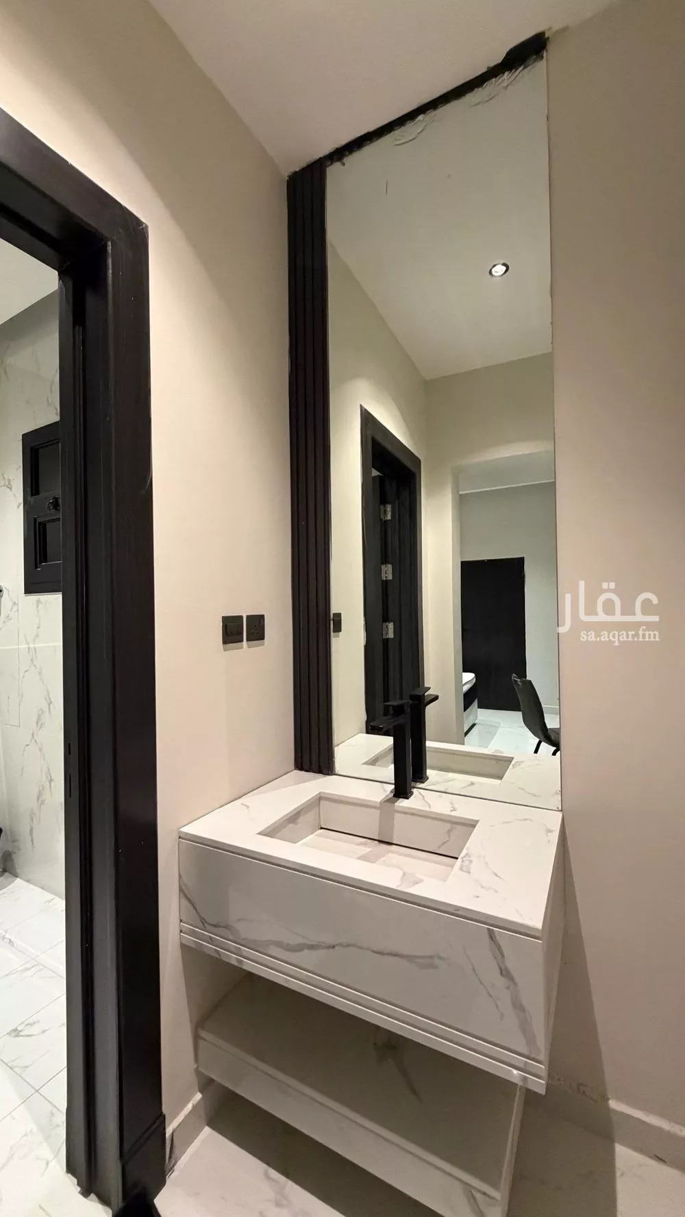 شقة 1 غرف في العقيق 8