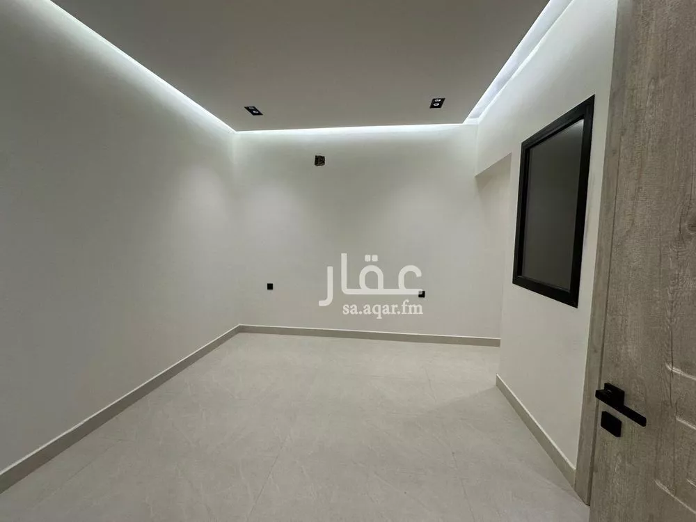 فيلا 5 غرف في الخليج 12