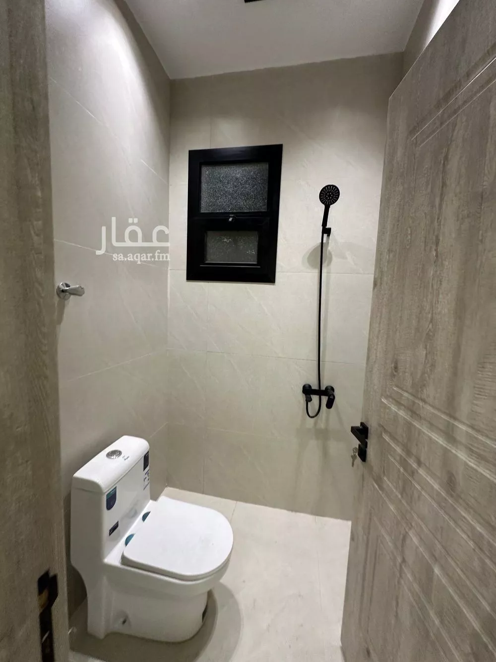 فيلا 5 غرف في الخليج 4