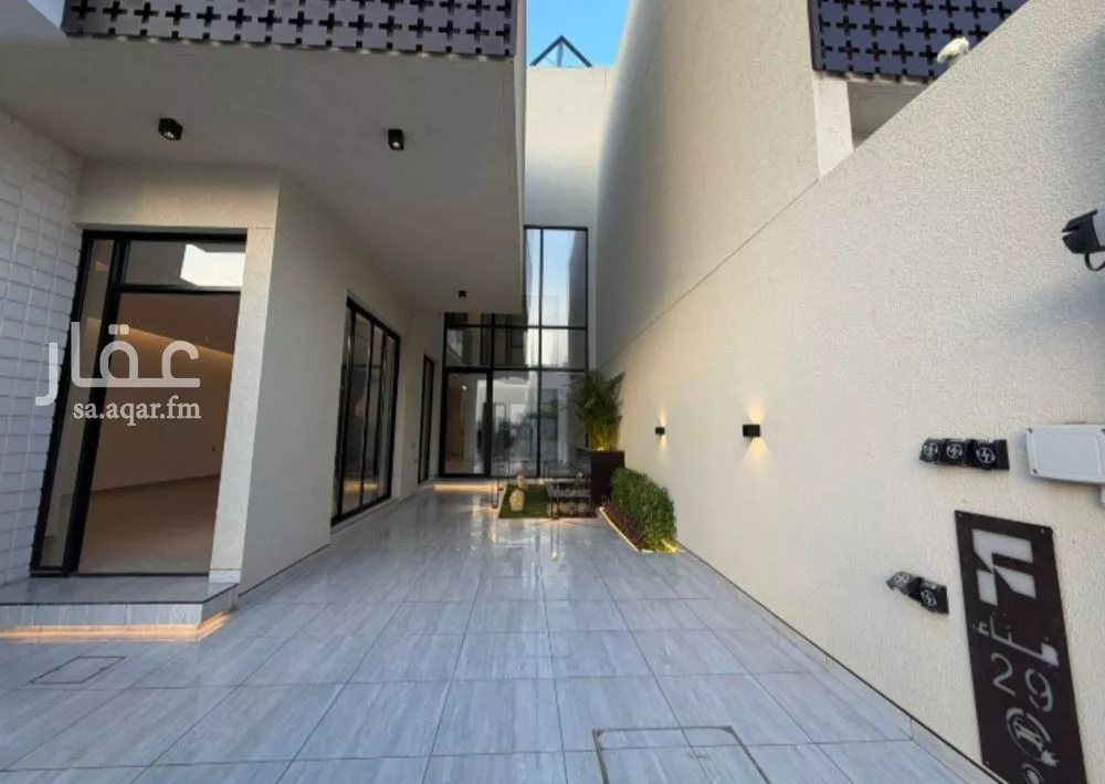 فيلا 5 غرف في العارض 6