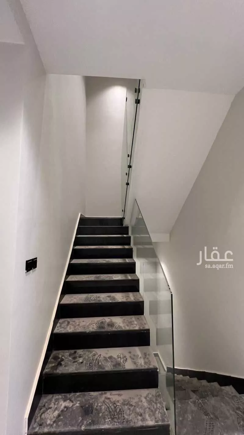 فيلا 5 غرف في القادسية 9