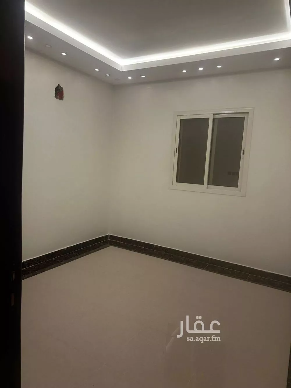 4 bedroom floor in Dhahrat Laban 5