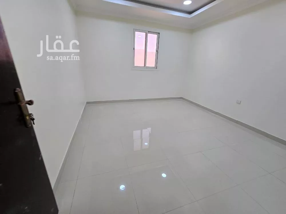شقة 4 غرف في النور 8
