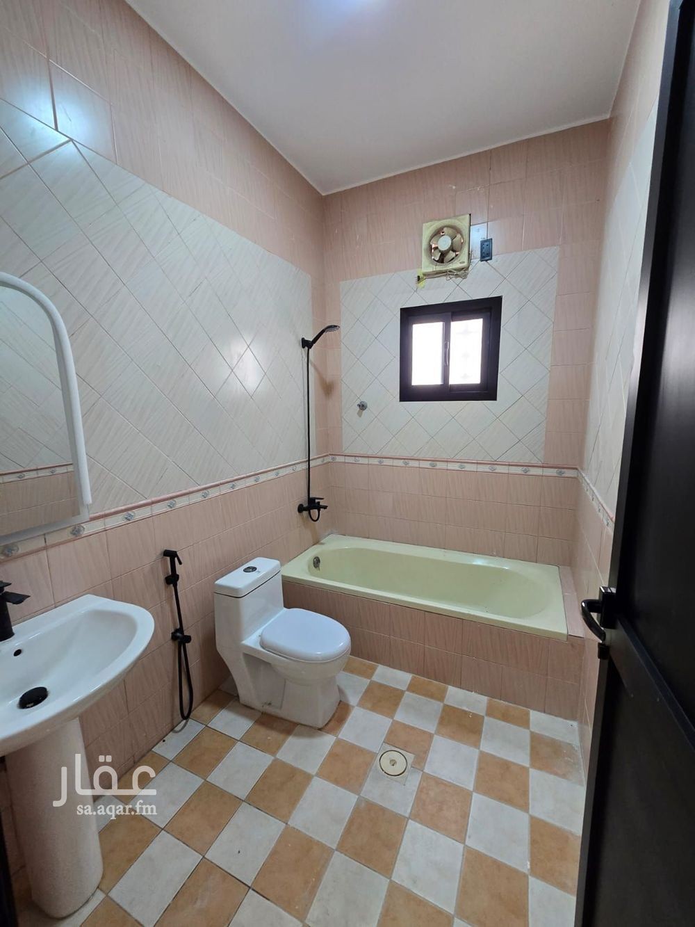 4 bedroom apartment in Taibah, Eastern Province 18