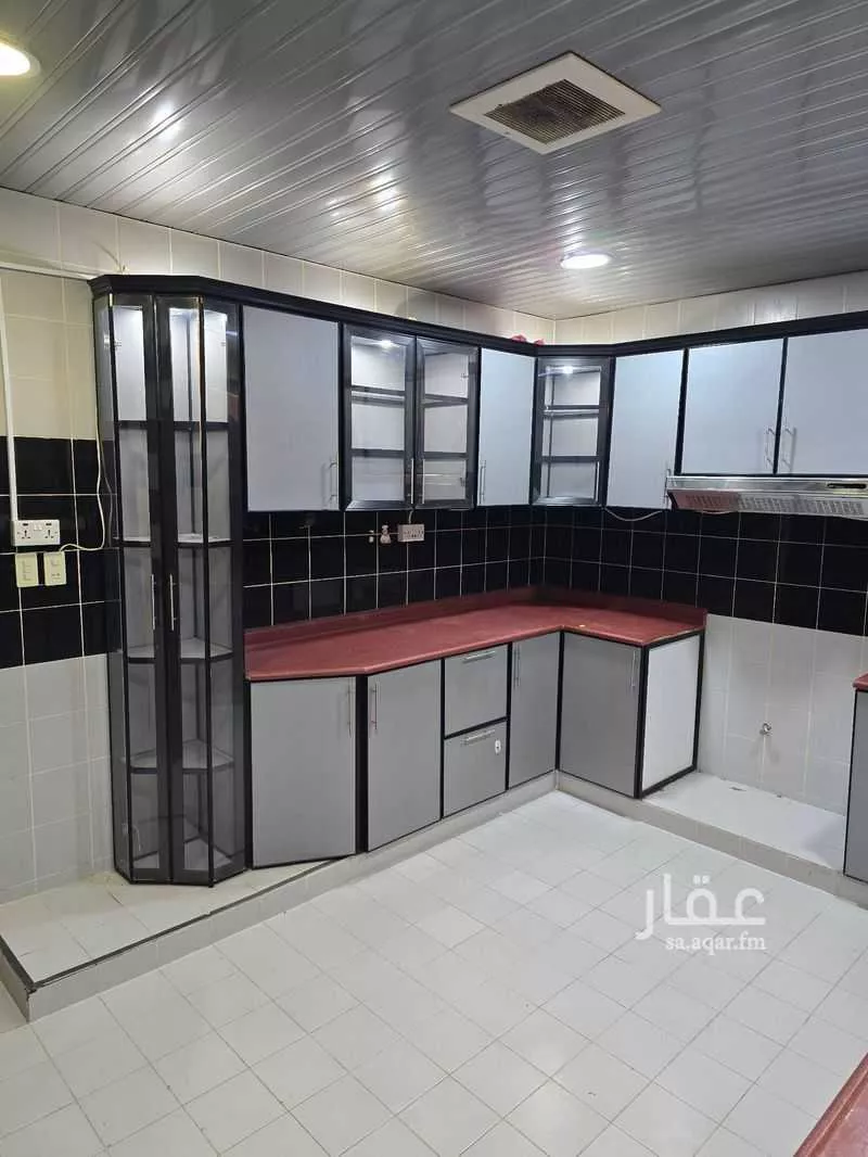 5 bedroom apartment in Al Rawdah 11