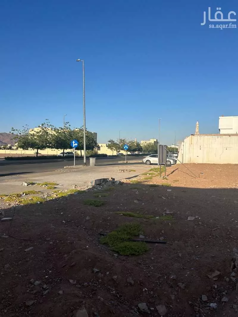 أرض 851 م² في الجامعة 3