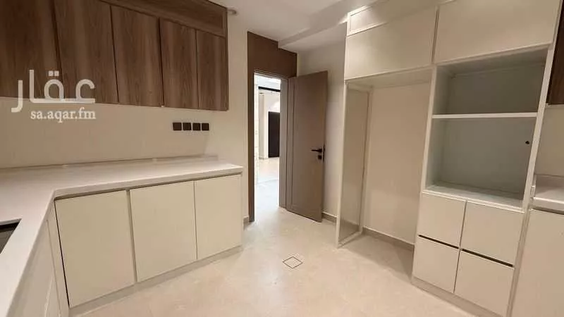 6 bedroom apartment in Al Narjis 4