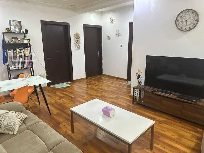 3 bedroom apartment in Al Rabwa, Riyadh 6