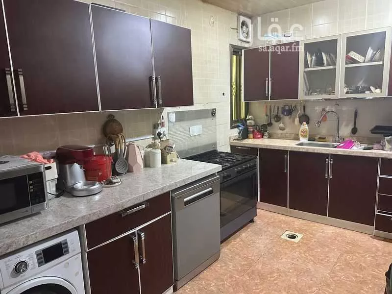 3 bedroom apartment in Al Rabwa 2