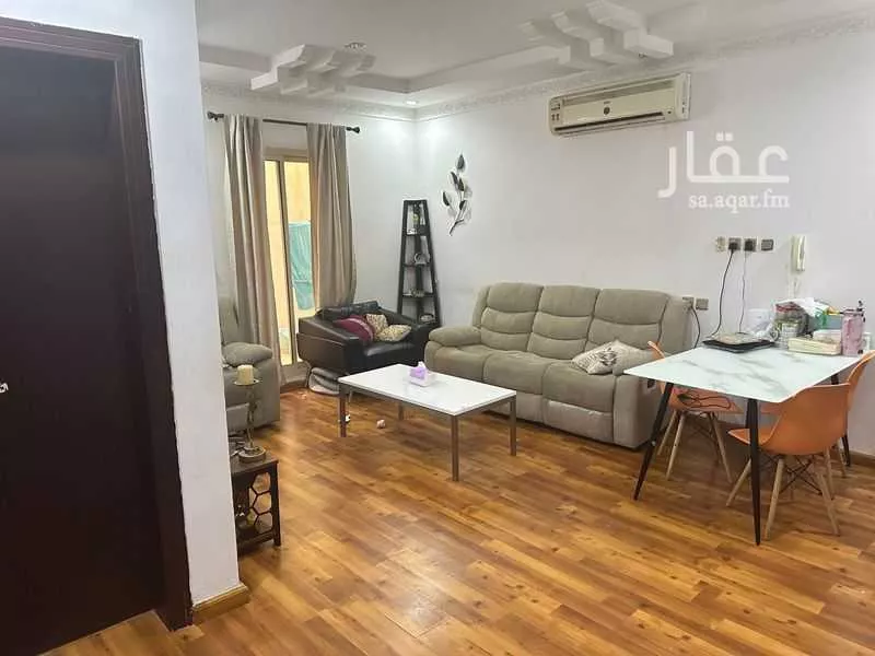 3 bedroom apartment in Al Rabwa 8