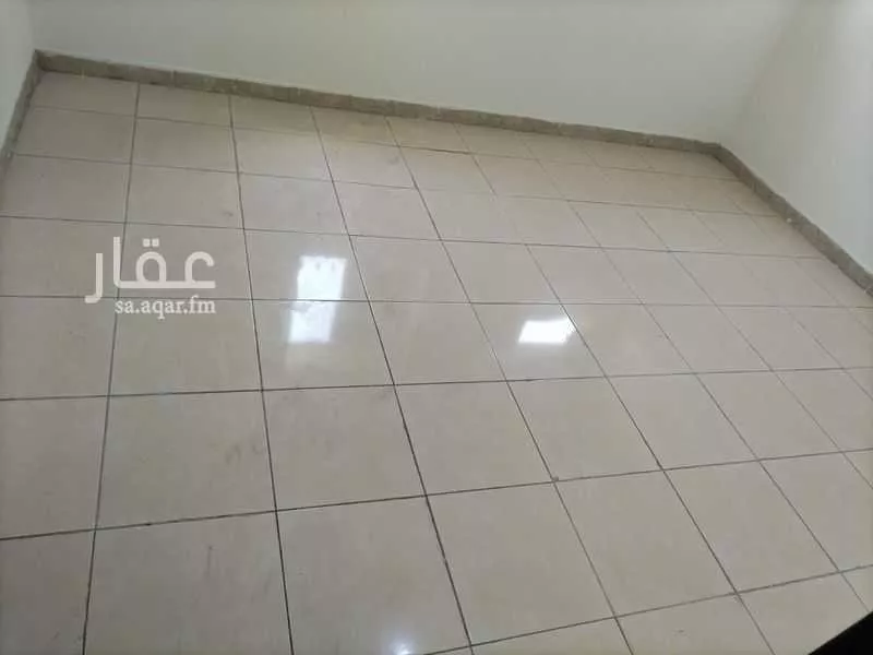 عمارة 325 م² في الثقبة 8