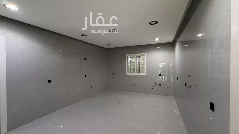 فيلا 6 غرف في الشراع 12