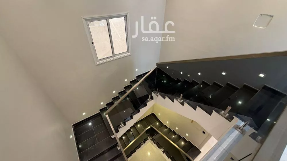 فيلا 6 غرف في الشراع 17