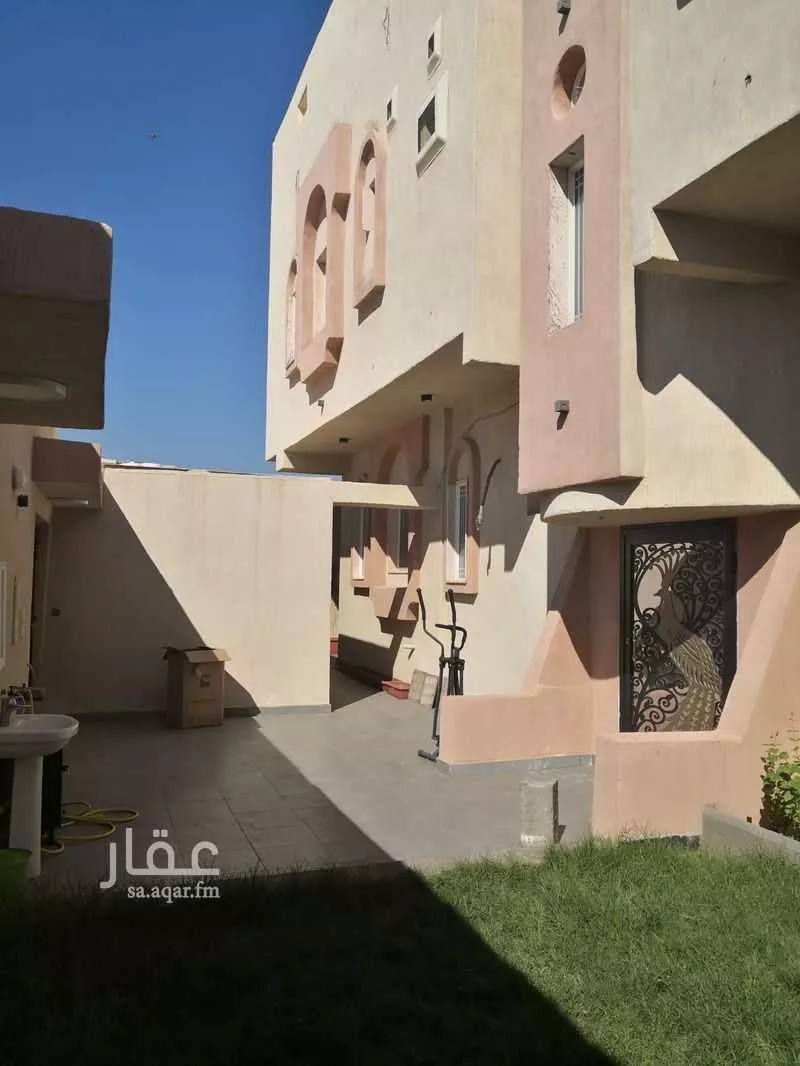 فيلا 7 غرف في نبلاء 2