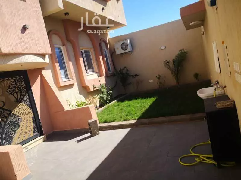 فيلا 7 غرف في نبلاء 5