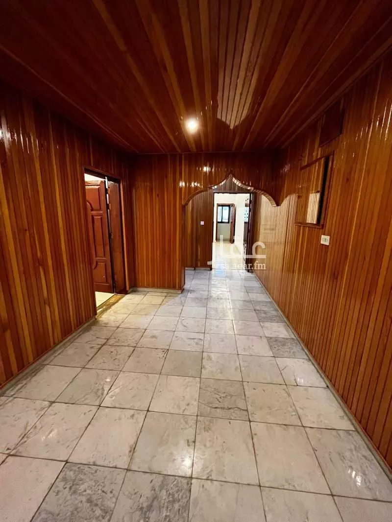 عمارة 310 م² في الراية 4
