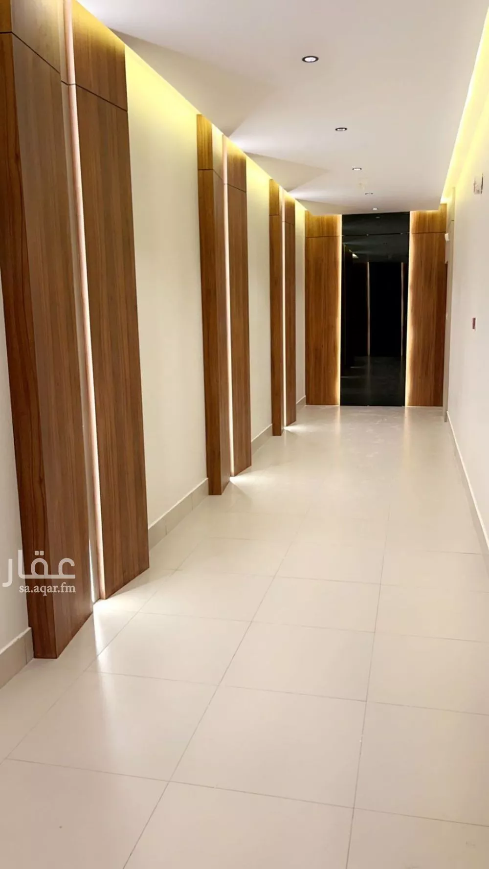 مكتب 900 م² في العارض 2