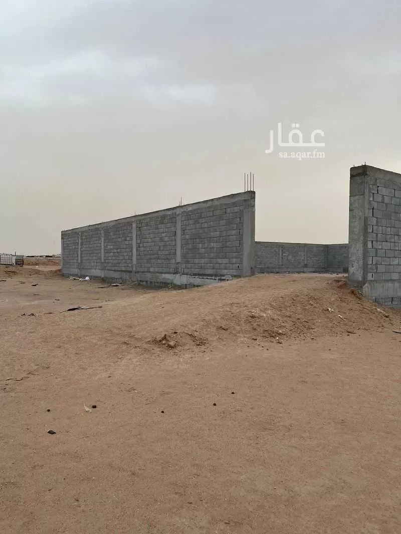 952 sqm land in Ash Sharq 3