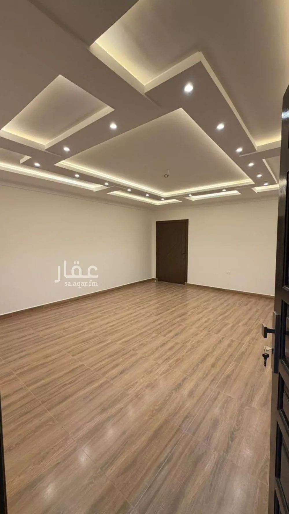 شقة 6 غرف في البحيرات 4