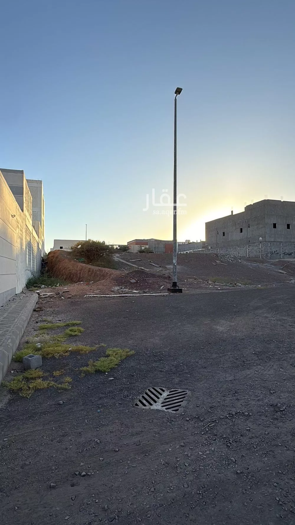 أرض 600 م² في خاخ 4
