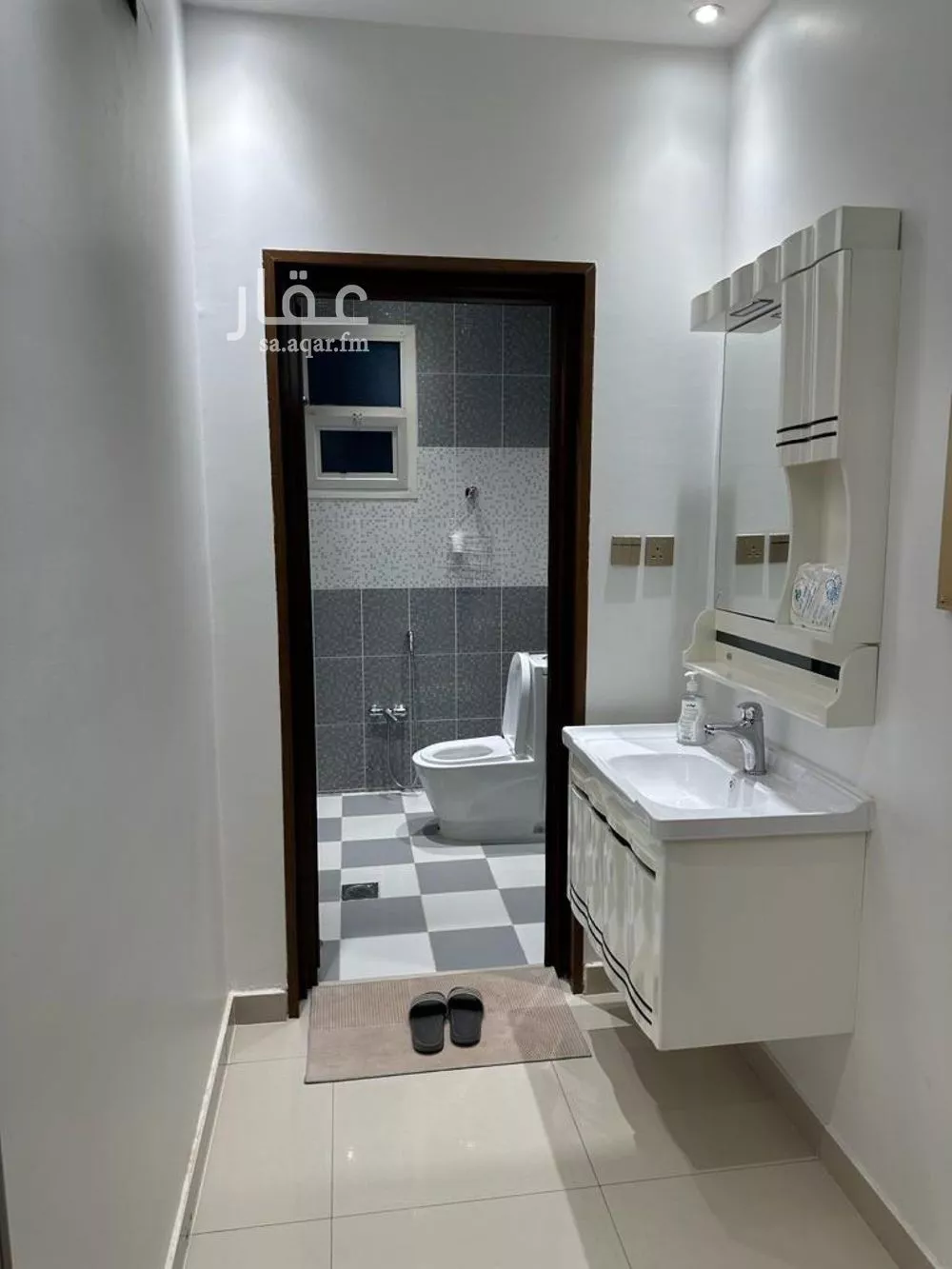 3 bedroom floor in Al Malqa 2