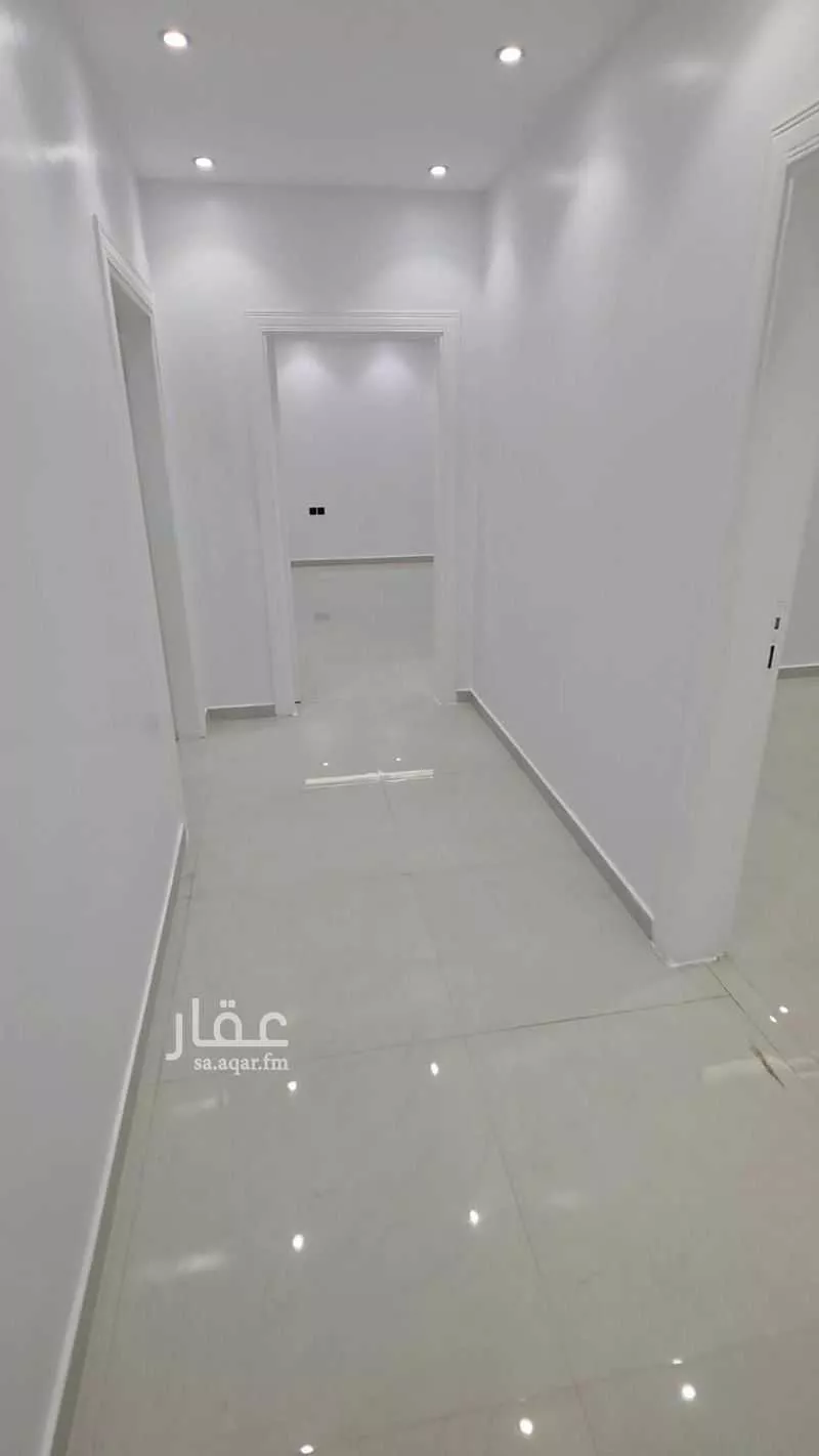عمارة 900 م² في الريان 4