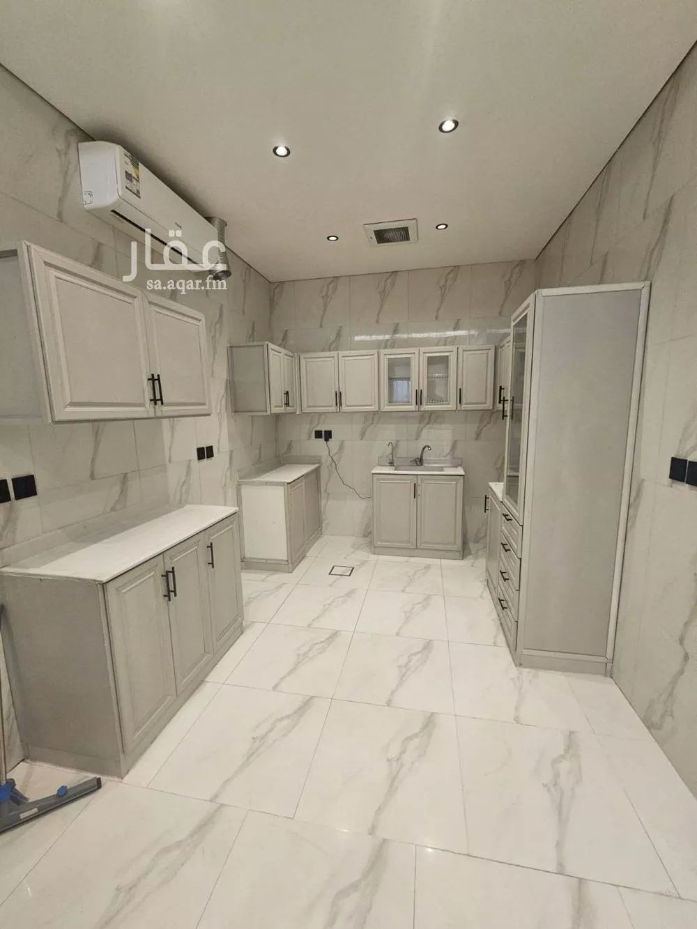 3 bedroom floor in Al Narjis 9