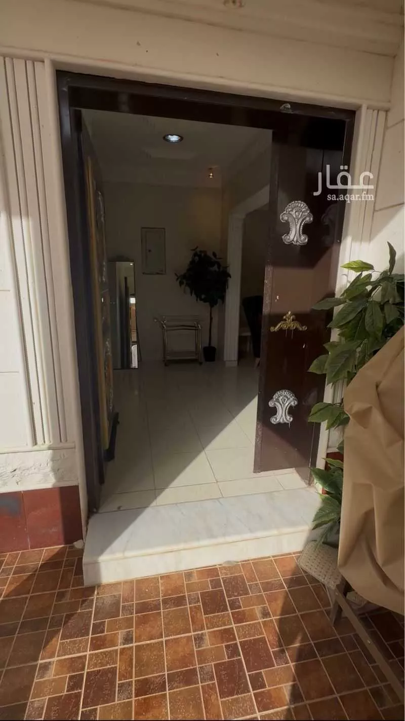 4 bedroom villa in Ishbiliyah 3