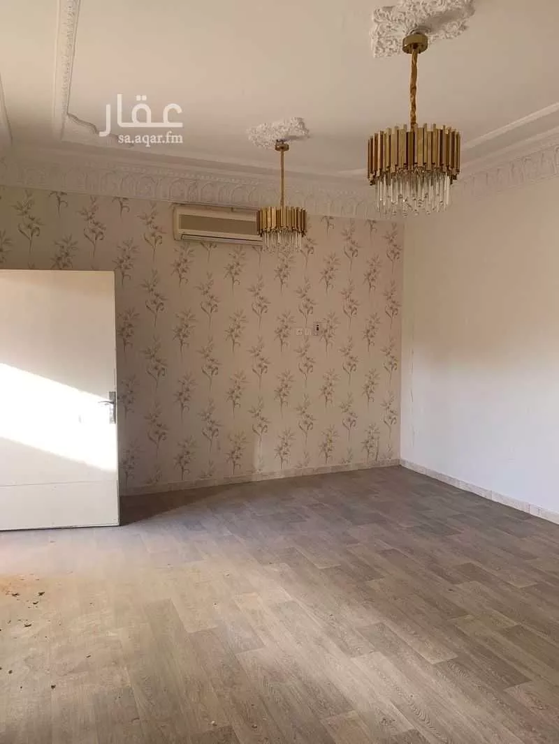 فيلا 7 غرف في هيت 13