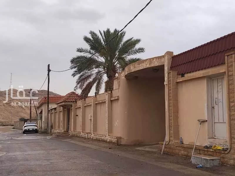 فيلا 7 غرف في هيت 7