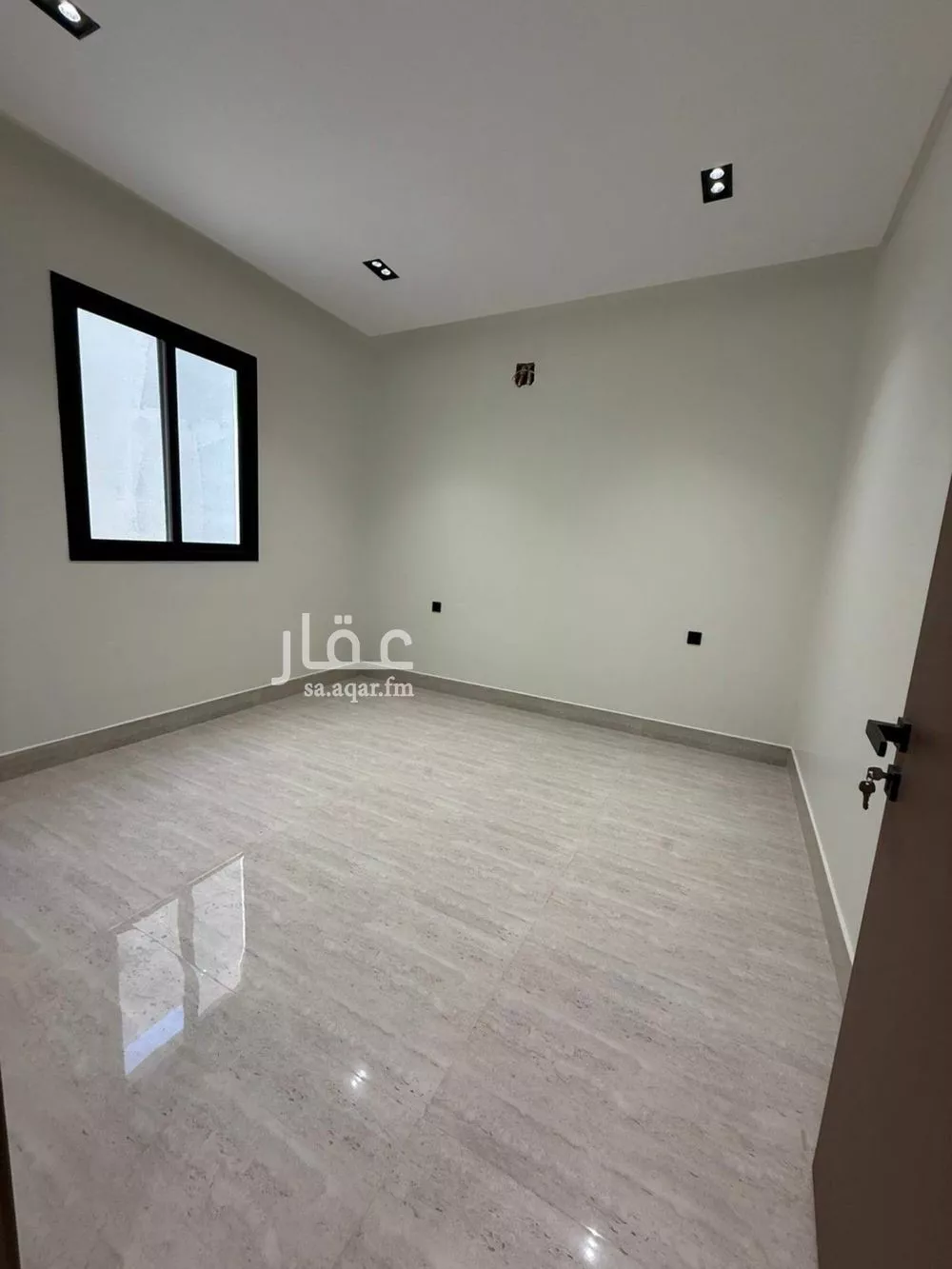 فيلا 8 غرف في طويق 16