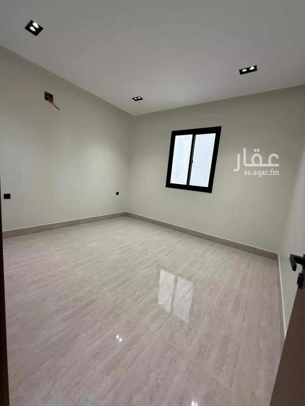 فيلا 8 غرف في طويق 9
