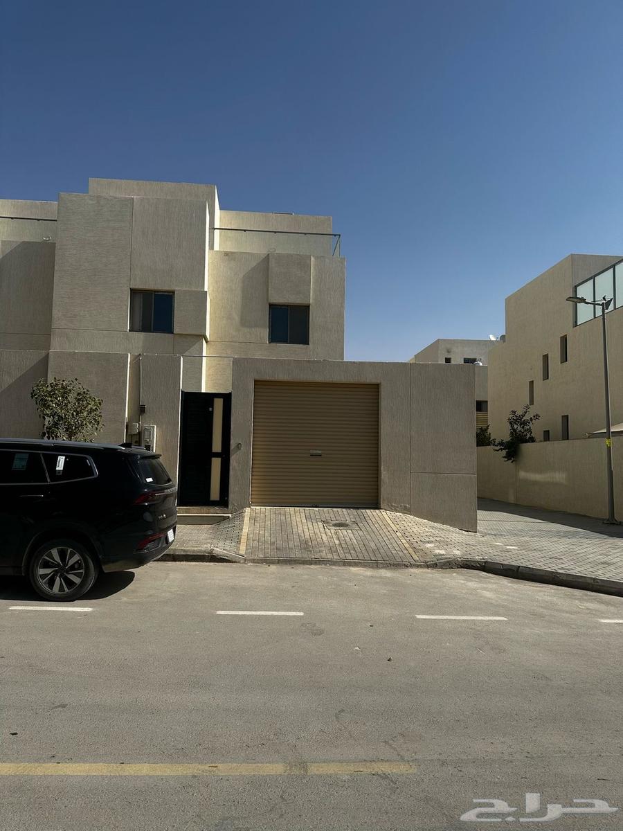 6 bedroom villa in Al Narjis 7