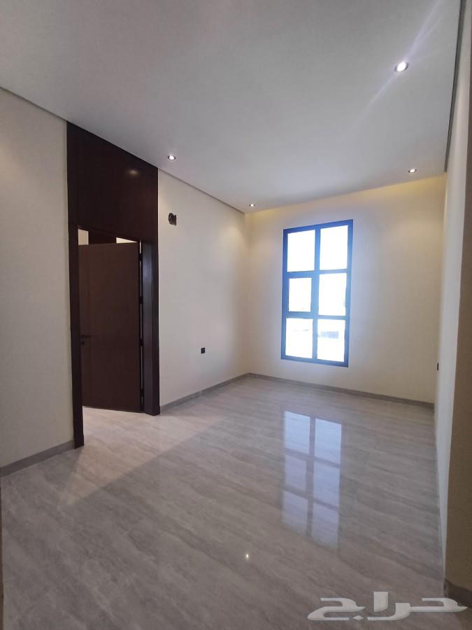 5 bedroom villa in Al Maizilah 4
