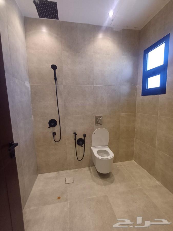 5 bedroom villa in Al Maizilah 8