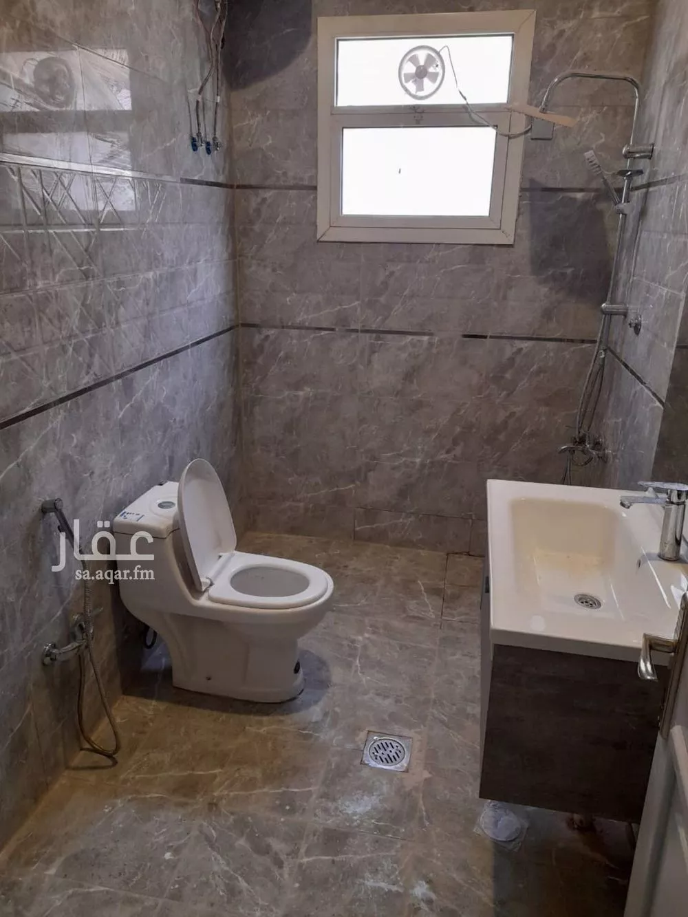 شقة 3 غرف في النخيل 9