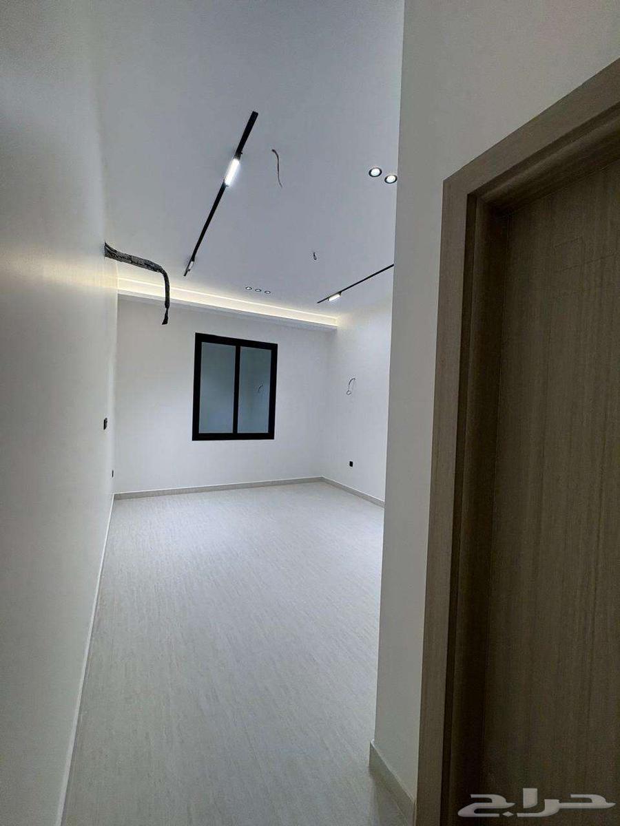 5 bedroom apartment in Al Difa 14