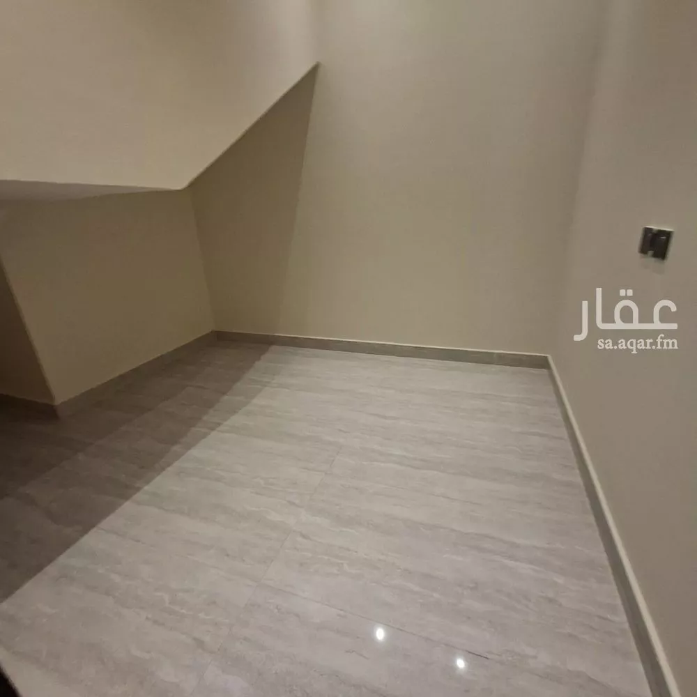 4 bedroom floor in Ash Sharq 17