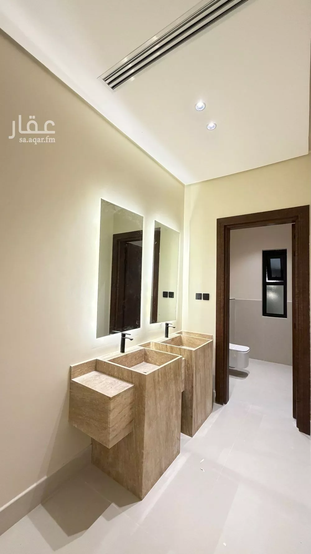8 bedroom villa in Al Fanar 3