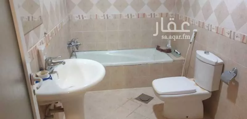3 bedroom apartment in Al Rabwa 8